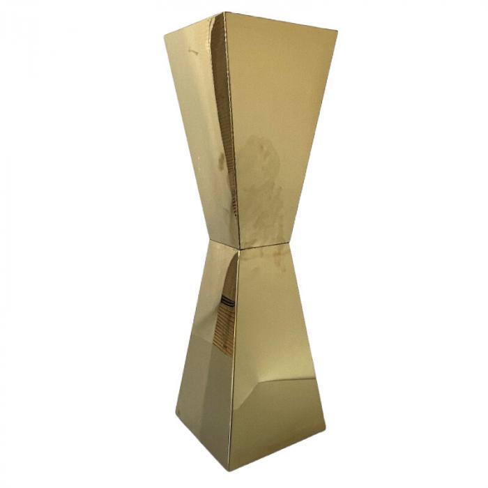 Gethering Stand in Gold